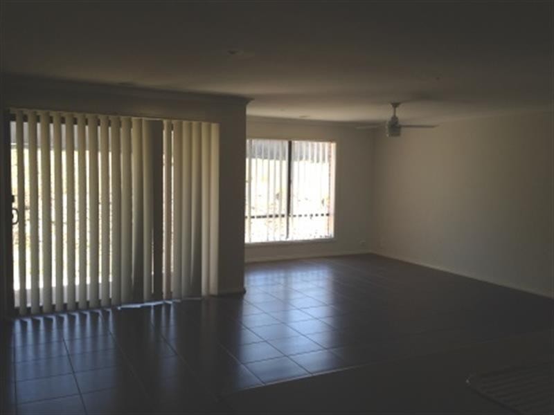 136 Phillip Dr, Sunbury VIC 3429