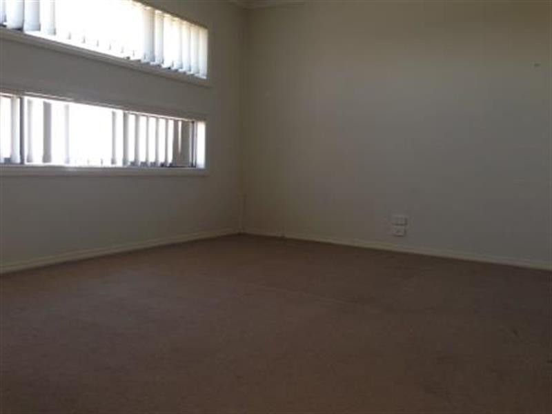 136 Phillip Dr, Sunbury VIC 3429