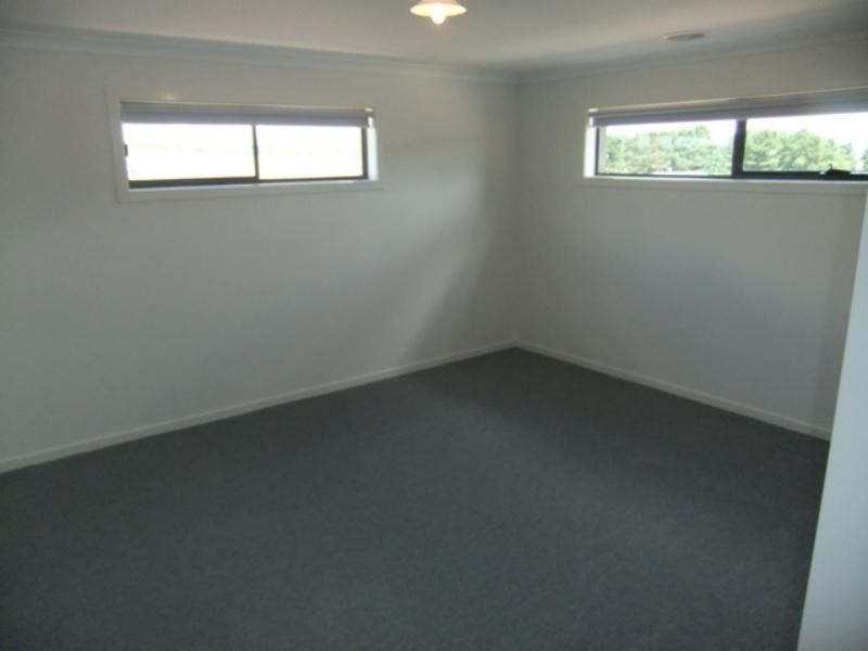 31 Ferris St, Sunbury VIC 3429