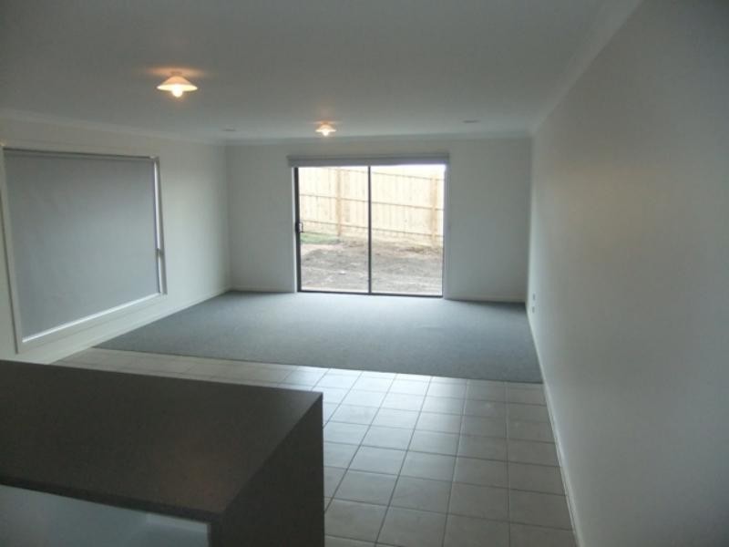 31 Ferris St, Sunbury VIC 3429