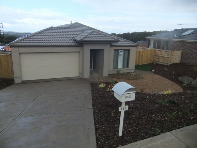 141 Phillip Dr, Sunbury VIC 3429