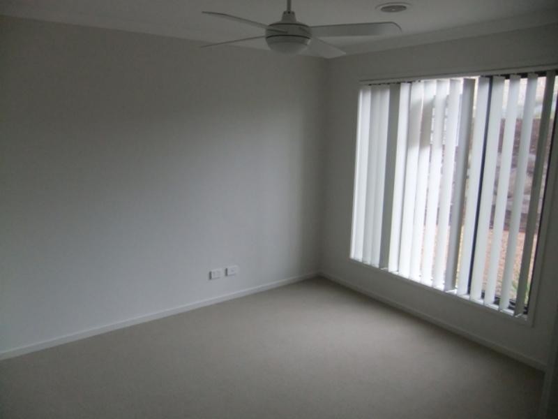 141 Phillip Dr, Sunbury VIC 3429