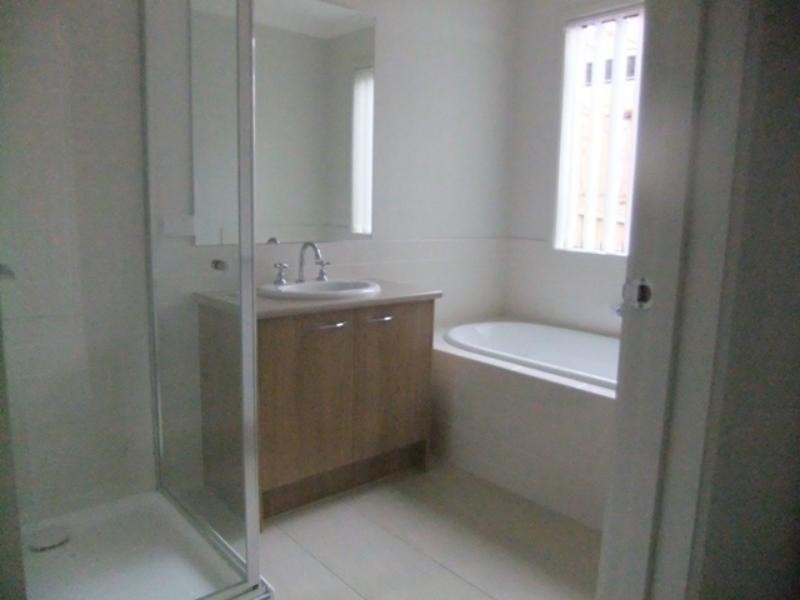 141 Phillip Dr, Sunbury VIC 3429