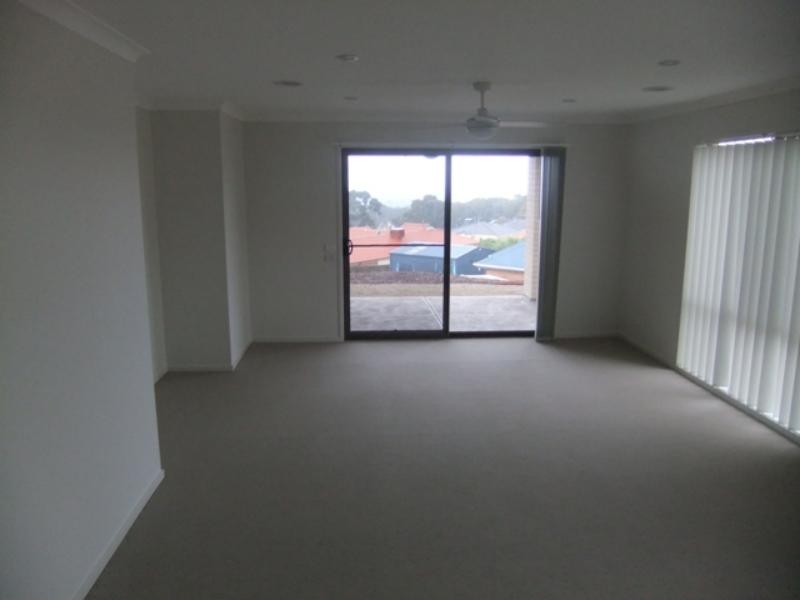 141 Phillip Dr, Sunbury VIC 3429