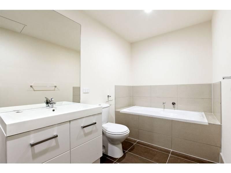 17/10-12 Breese  St, Brunswick VIC 3056