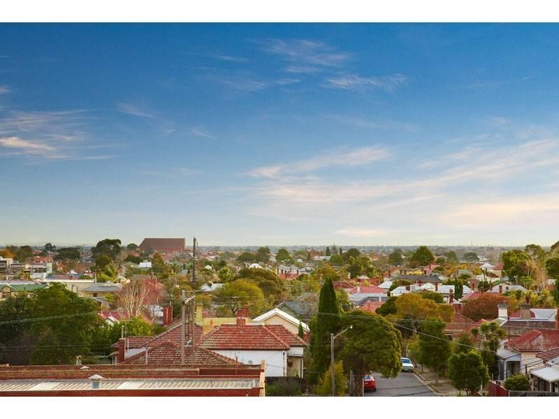 17/10-12 Breese  St, Brunswick VIC 3056
