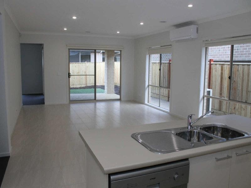 14 Torrens  Tce, Sandhurst VIC 3977