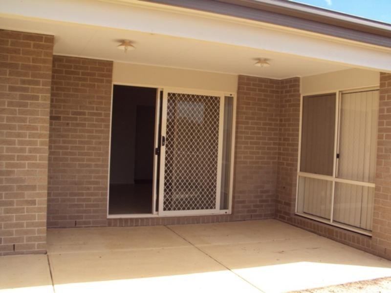18 Sugar Gum  Dr, Doreen VIC 3754