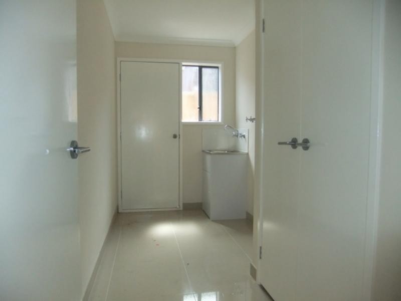 102 Mountainview Bvd, Cranbourne North VIC 3977