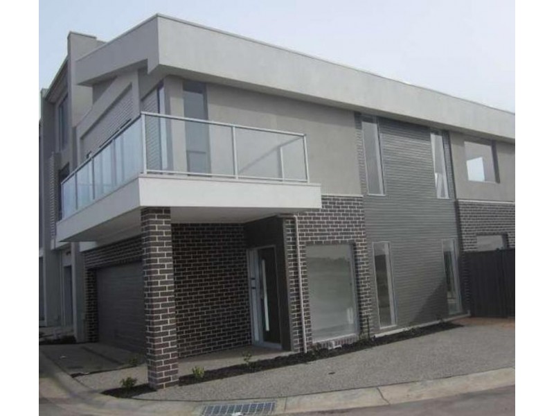 17/69-77 Lancefield  Dr, Caroline Springs VIC 3023