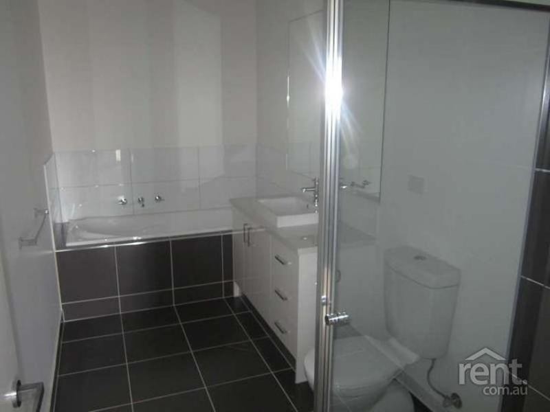 14/69-77 Lancefield Dr, Caroline Springs VIC 3023