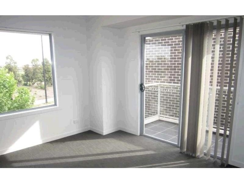 14/69-77 Lancefield Dr, Caroline Springs VIC 3023