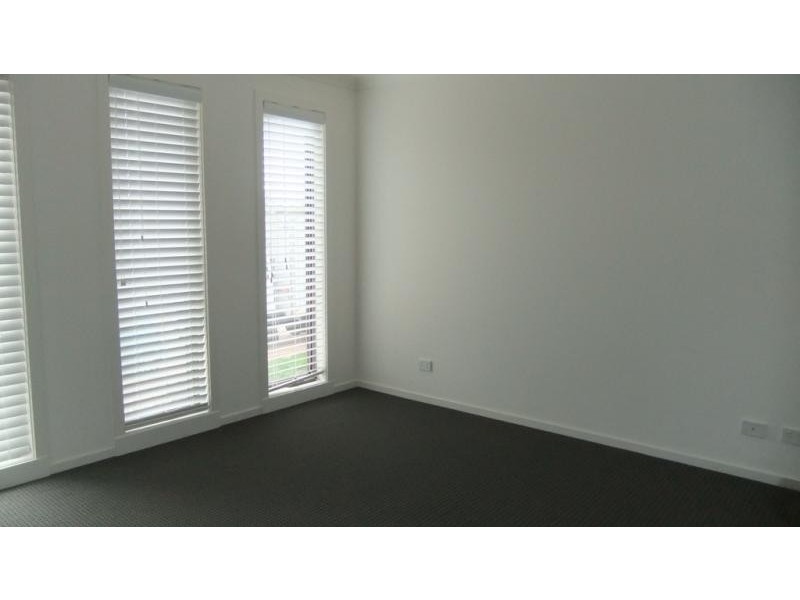 5 Kakadu  View, South Morang VIC 3752