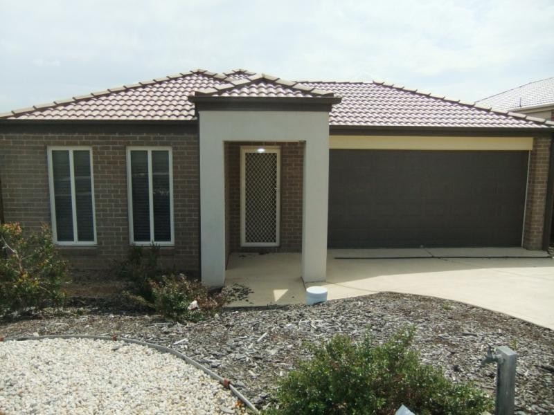 11 Foothills Dr, Doreen VIC 3754