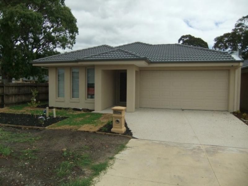 11 Normanby  Ch, Sandhurst VIC 3977