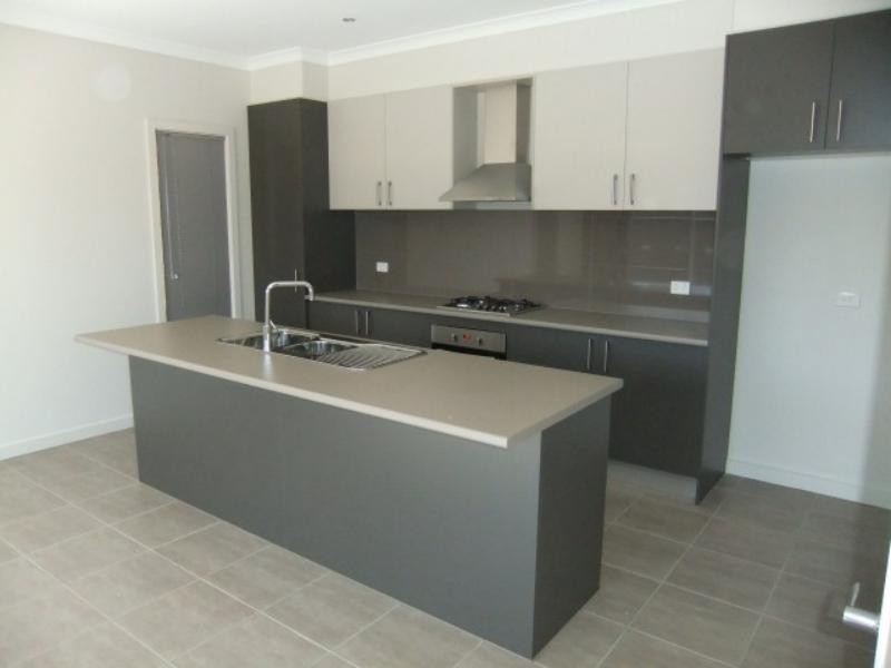 3  Daymar Cct, Craigieburn VIC 3064