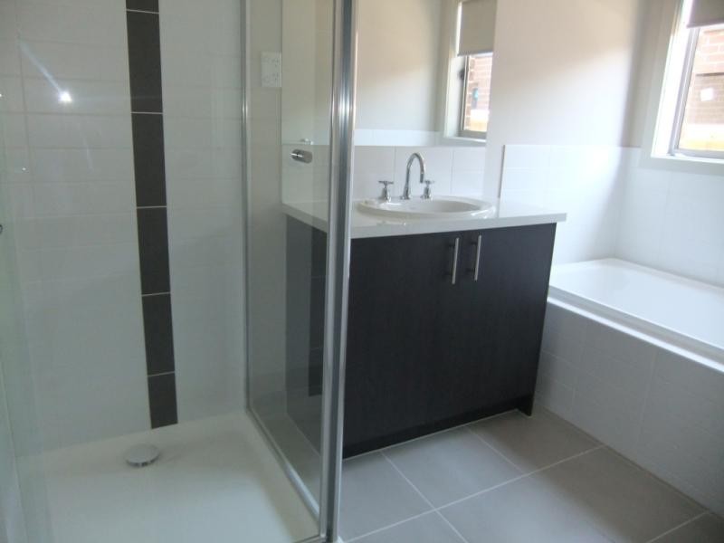 44 Dunraven Cres, Doreen VIC 3754