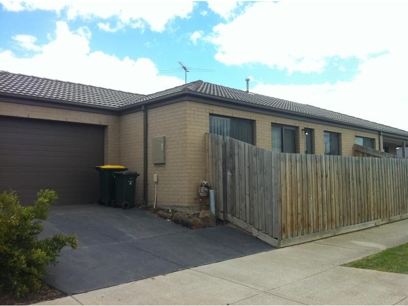 18 Hammock Dr, Doreen VIC 3754
