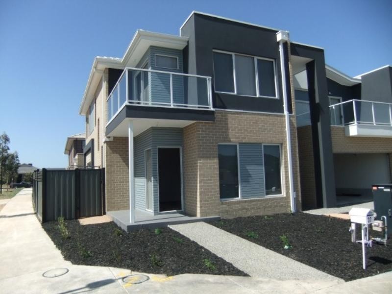 1/1-9 Kirkstead Gr, Craigieburn VIC 3064