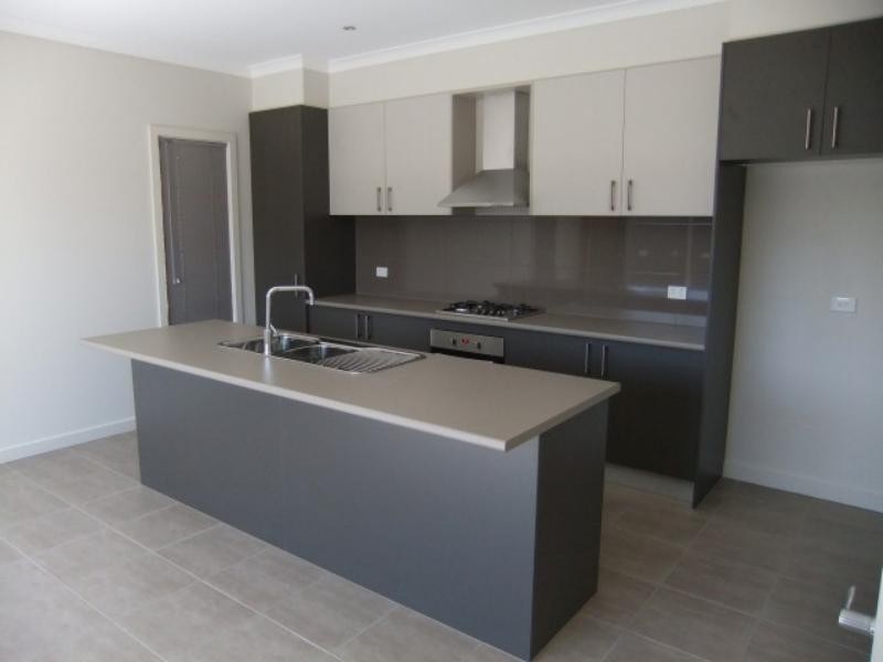 1/1-9 Kirkstead Gr, Craigieburn VIC 3064