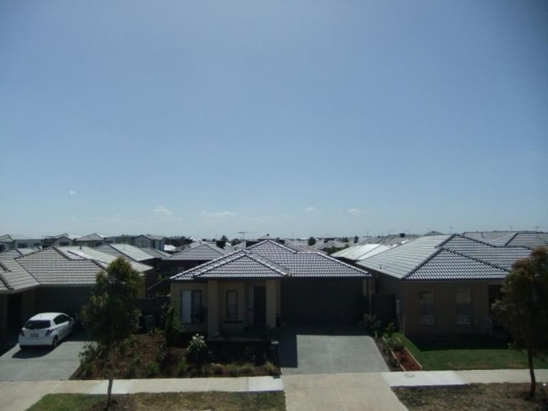 1/1-9 Kirkstead Gr, Craigieburn VIC 3064