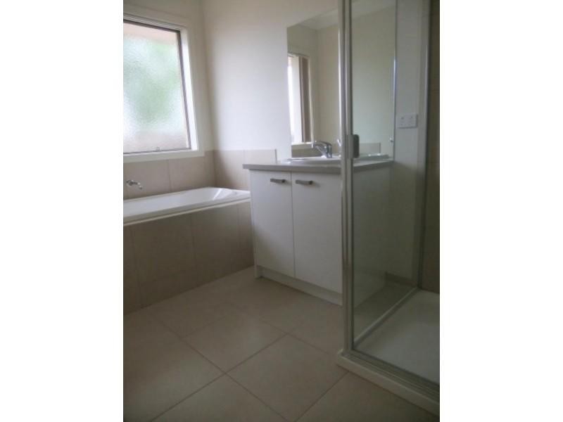 11 Normanby Ch, Sandhurst VIC 3977