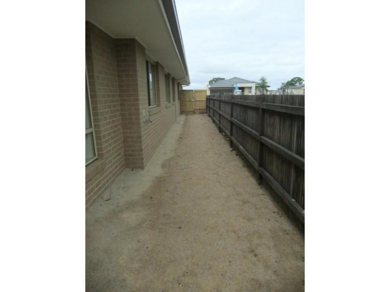 11 Normanby Ch, Sandhurst VIC 3977