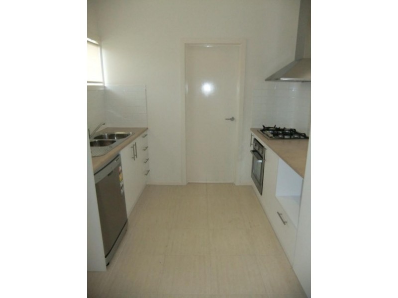 1/311 Howqua Pl, Pakenham VIC 3810