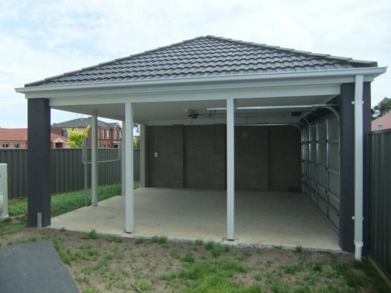 1/311 Howqua Pl, Pakenham VIC 3810
