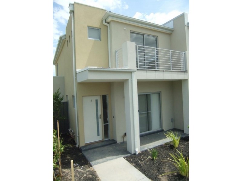 4/311 Howqua Pl, Pakenham VIC 3810