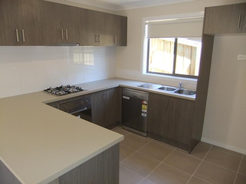 11 Rollinghill  Way, Doreen VIC 3754