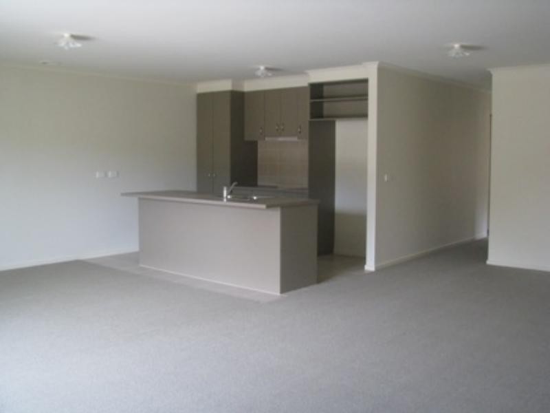 254 The Lakes Bvd, South Morang VIC 3752