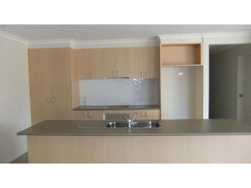 185 Phillip  Dr, Sunbury VIC 3429