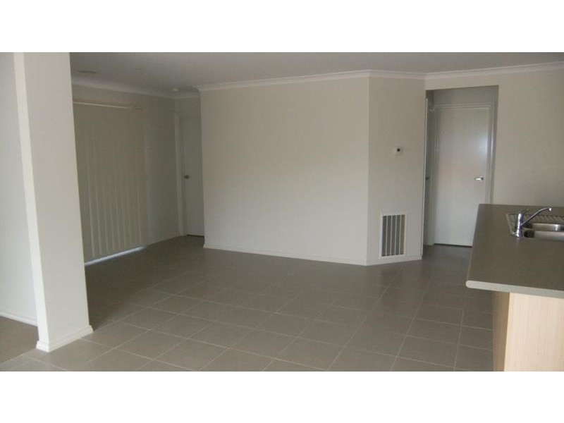 185 Phillip  Dr, Sunbury VIC 3429