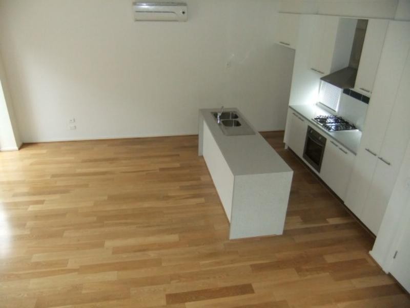 34 Edgeware Cl, Pakenham VIC 3810
