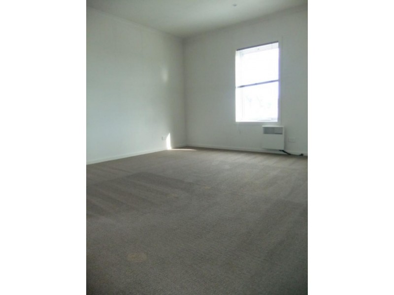 34 Edgeware Cl, Pakenham VIC 3810