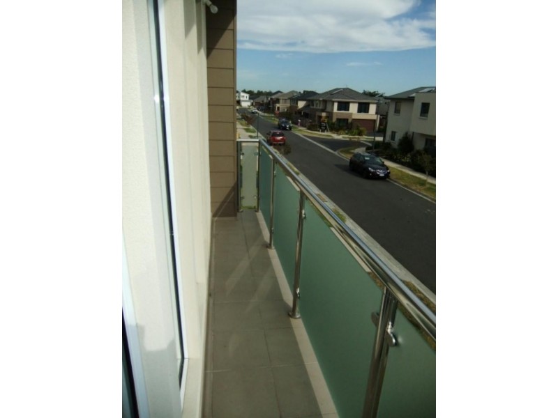 34 Edgeware Cl, Pakenham VIC 3810
