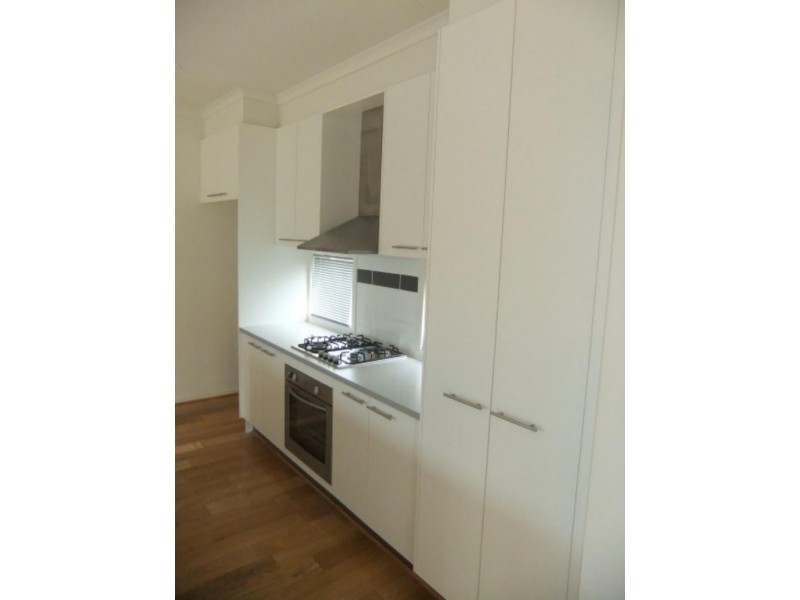 34 Edgeware Gr, Pakenham VIC 3810