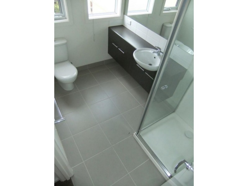 34 Edgeware Gr, Pakenham VIC 3810