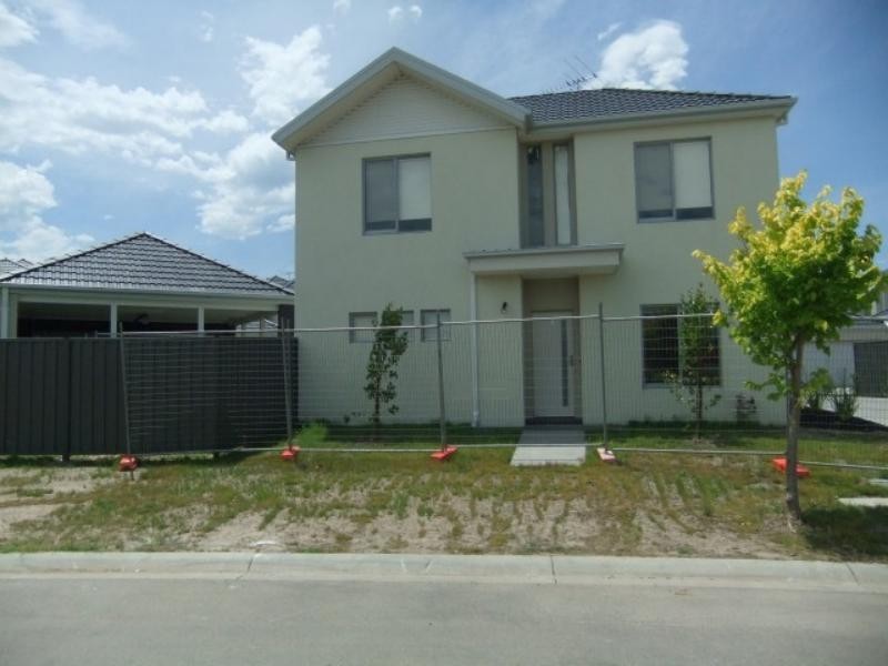 1/11 Howqua Pl, Pakenham VIC 3810