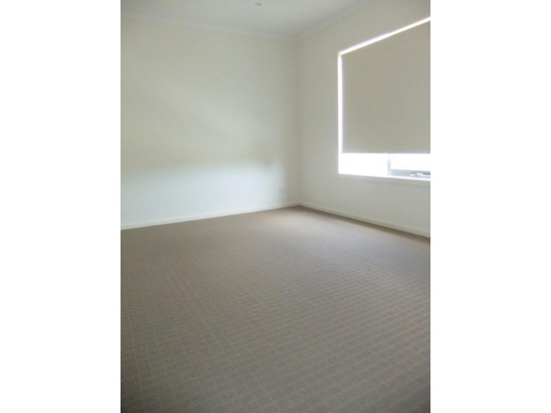 1/11 Howqua Pl, Pakenham VIC 3810