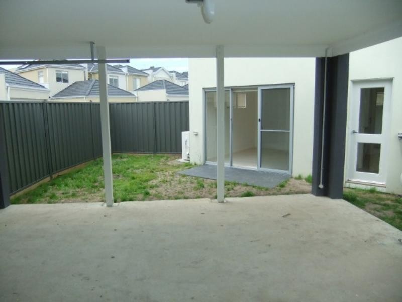 1/11 Howqua Pl, Pakenham VIC 3810