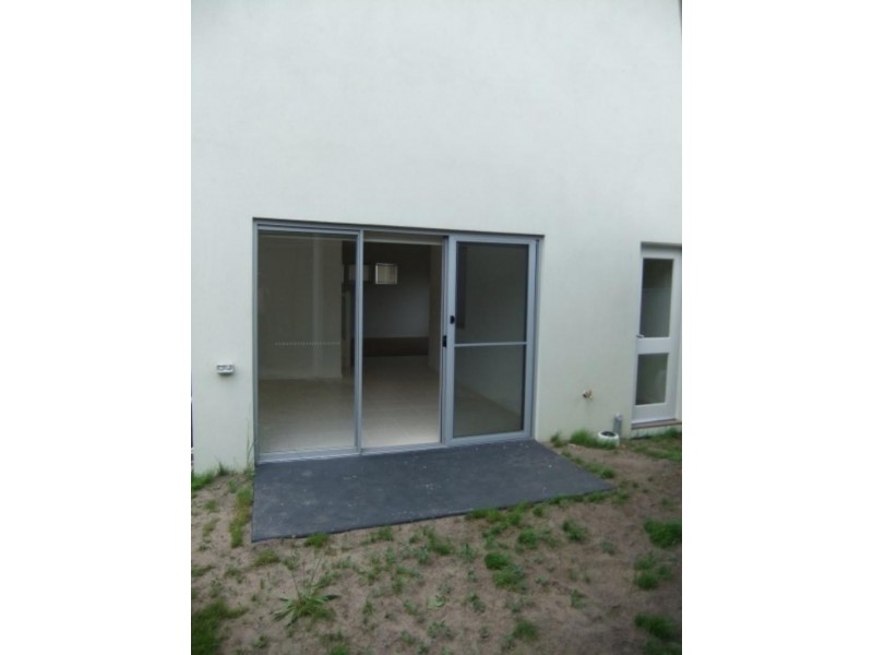 1/11 Howqua Pl, Pakenham VIC 3810