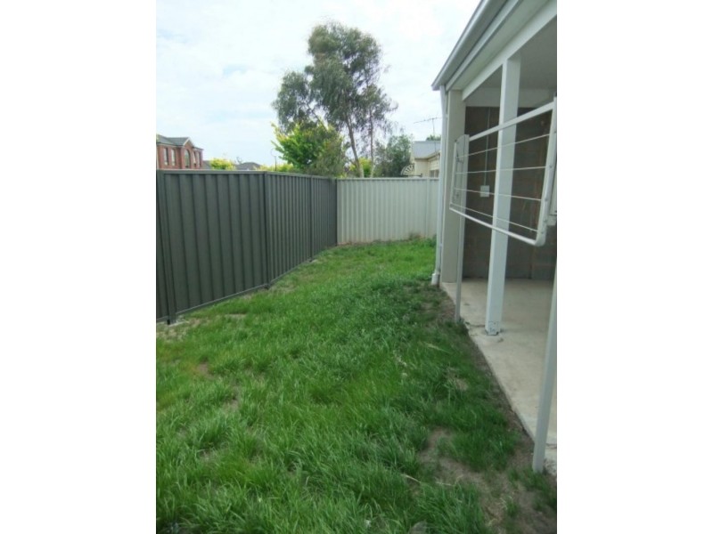 1/11 Howqua Pl, Pakenham VIC 3810