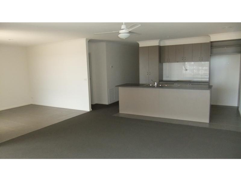 11 Foothills St, Doreen VIC 3754