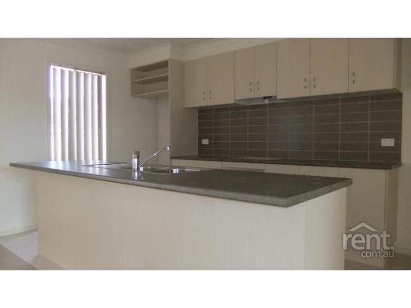 4 Harrie Pl, Doreen VIC 3754