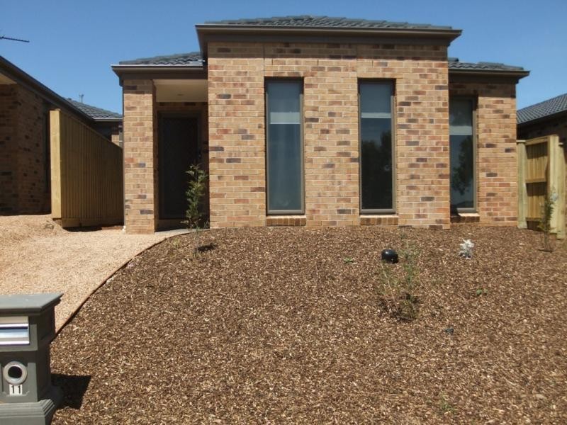11 Rollinghill  Way, Doreen VIC 3754