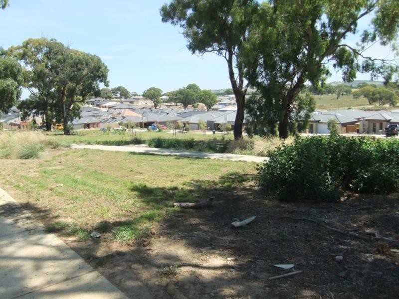 11 Rollinghill  Way, Doreen VIC 3754