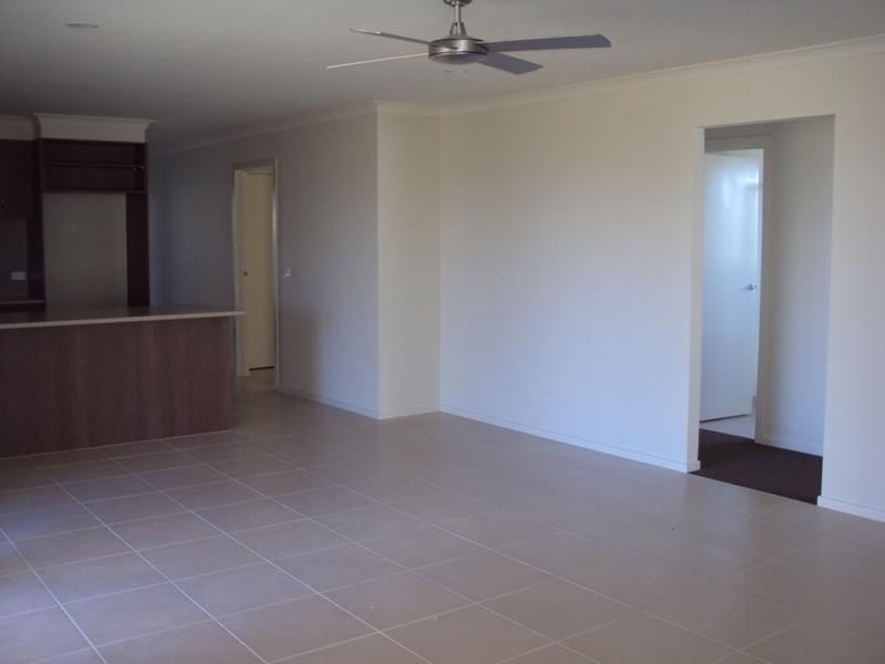 18 Sugar Gum Dr, Doreen VIC 3754