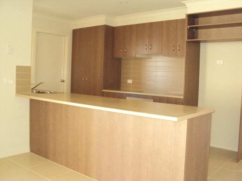 18 Sugar Gum Dr, Doreen VIC 3754